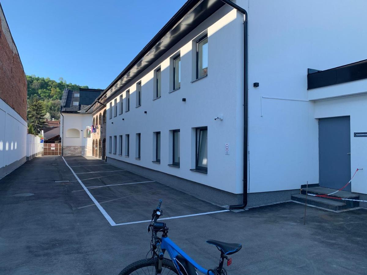 M70 Apartmanhaz Miszkolc Zewnętrze zdjęcie