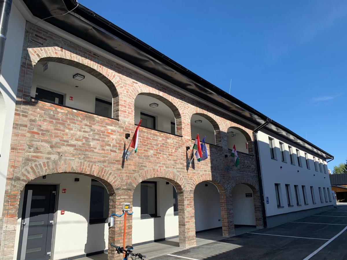 M70 Apartmanhaz Miszkolc Zewnętrze zdjęcie